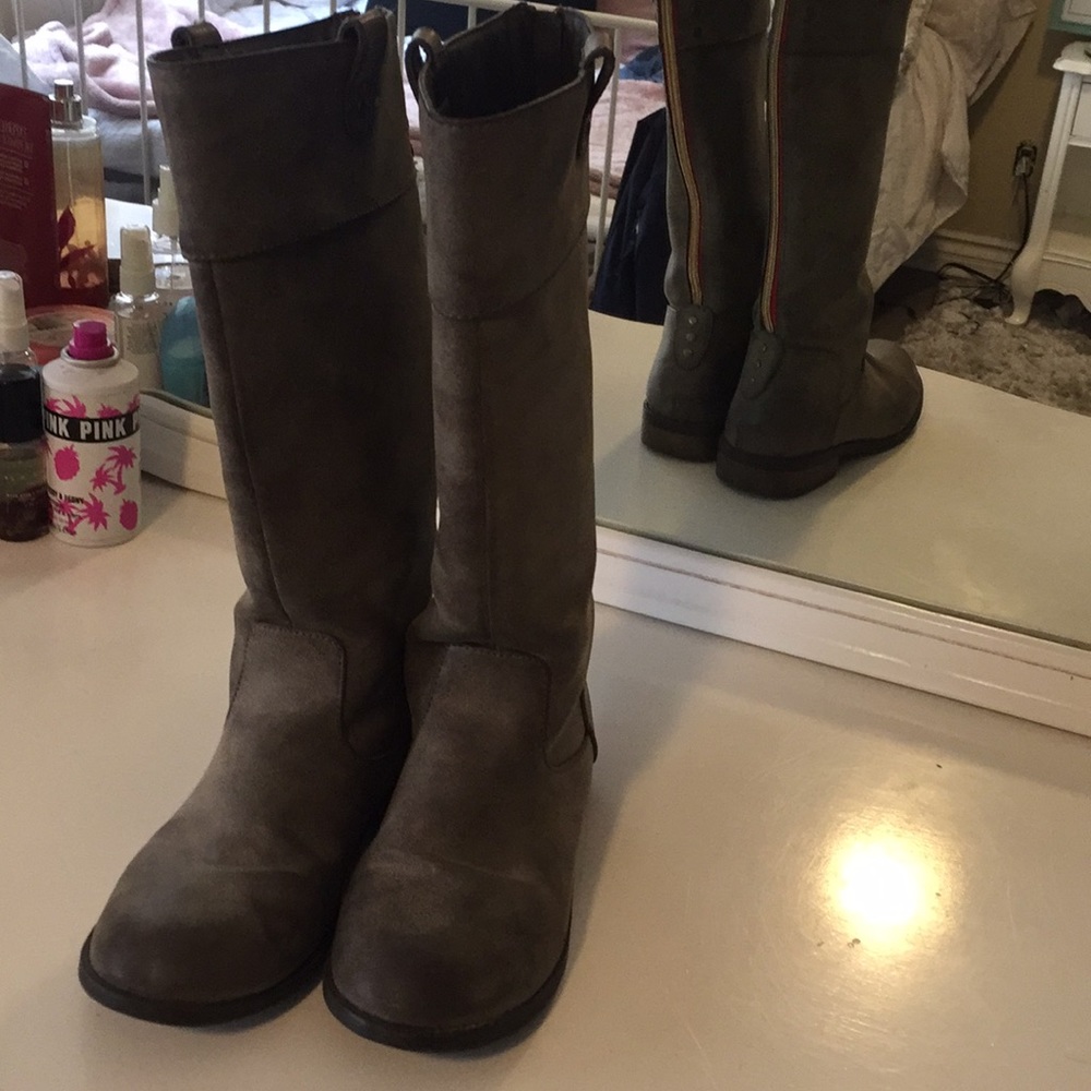 Tall boots size 4